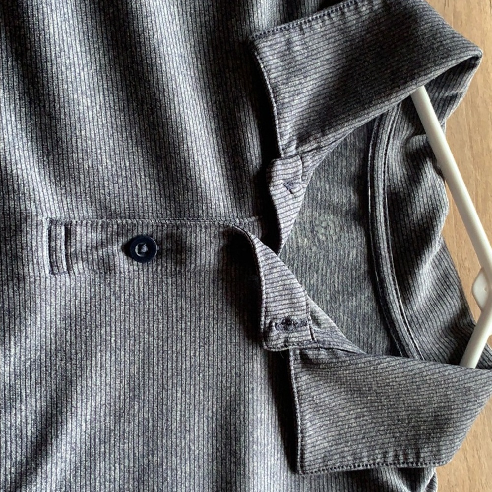 Collared shirts - Picture 2 of 3